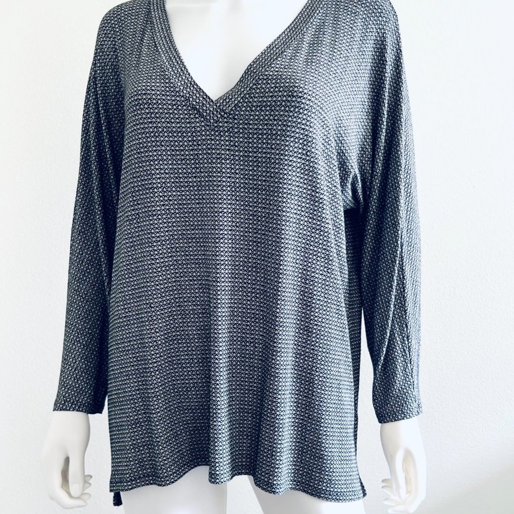 J Jill Wearever Collection V Neck Long Sleeve Black & White Top Tunic, L